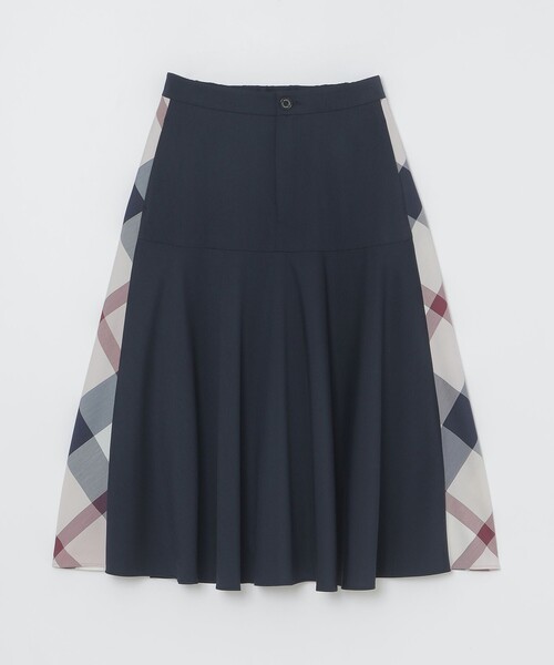 BLUE LABEL CRESTBRIDGE（ブルーレーベルクレストブリッジ）の「サイドクレストブリッジチェックフレアスカート（スカート・レディース・ブルー系その他2/ダークネイビー/ベージュ・36/38）」の17枚目の写真
