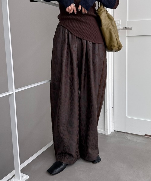 CFT.(シフト)の「レオパードリュクストラックパンツ(その他パンツ・レディース・ブラウン・FREE)」の1枚目の写真