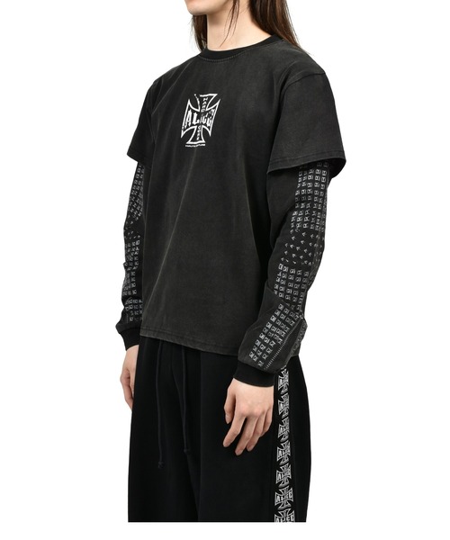 ALICE HOLLYWOOD(アリスハリウッド)の「NUBIAN x ALICE MOTO COUTURE LAYERED LS T-SHIRT (EXCLUSIVE)(Tシャツ/カットソー・メンズ・ブラック・LARGE/X-SMALL/XX-LARGE/X-LARGE/SMALL/MEDIUM)」の3枚目の写真