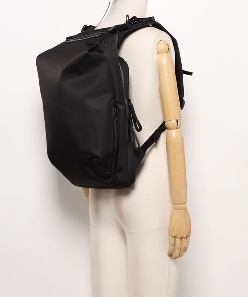 Cote&Ciel(コートエシエル)の「Saru Sleek Black(バックパック/リュック・メンズ・ブラック・FREE)」の14枚目の写真