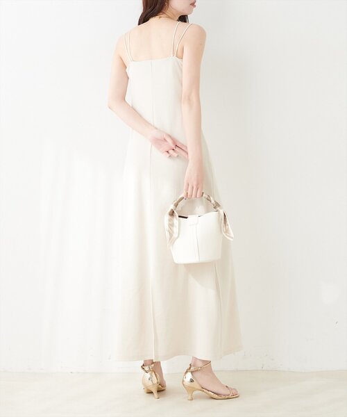 natural couture(ナチュラルクチュール)の「カップ付きキャミワンピース(ワンピース・レディース・ライトグレー/ブラック/アイボリー/スミクロ・FREE)」の13枚目の写真