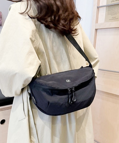 lit.Cy(リットシー)の「ハーフムーン ナイロン ショルダーバッグ ボディバッグ(ショルダーバッグ・レディース・カーキ/ブラック/オフホワイト/イエロー/ピンク・FREE)」の17枚目の写真