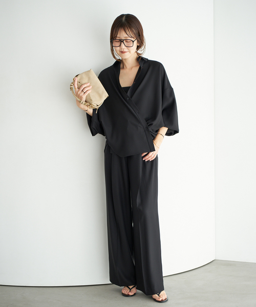 plage(プラージュ)の「Dolman Wrap シャツ(シャツ/ブラウス・レディース・ブラック/ベージュ・36/38)」の4枚目の写真