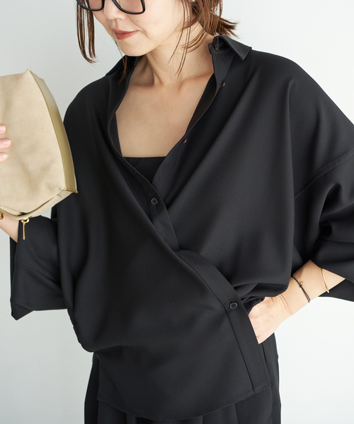 plage(プラージュ)の「Dolman Wrap シャツ(シャツ/ブラウス・レディース・ブラック/ベージュ・36/38)」の22枚目の写真