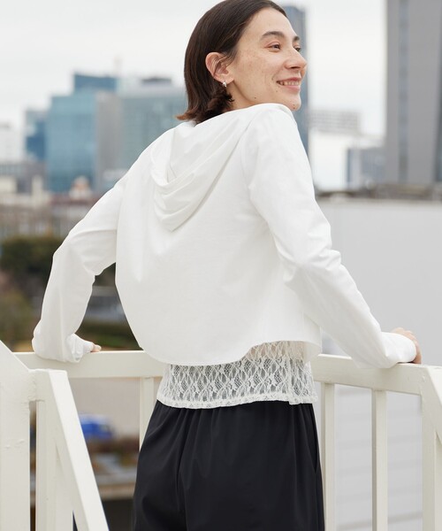 BEAUTY&YOUTH UNITED ARROWS(ビューティーアンドユースユナイテッドアローズ)の「【WEB限定 Wardrobe DAILY MINIMAL】フードジップパーカー UVカット 接触冷感 ウォッシャブル(パーカー・レディース・ブラック/ホワイト/ロイヤルブルー・FREE)」の6枚目の写真