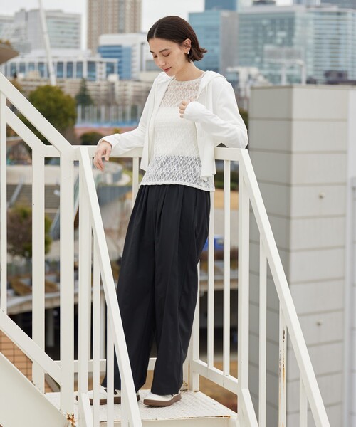 BEAUTY&YOUTH UNITED ARROWS(ビューティーアンドユースユナイテッドアローズ)の「【WEB限定 Wardrobe DAILY MINIMAL】フードジップパーカー UVカット 接触冷感 ウォッシャブル(パーカー・レディース・ブラック/ホワイト/ロイヤルブルー・FREE)」の7枚目の写真