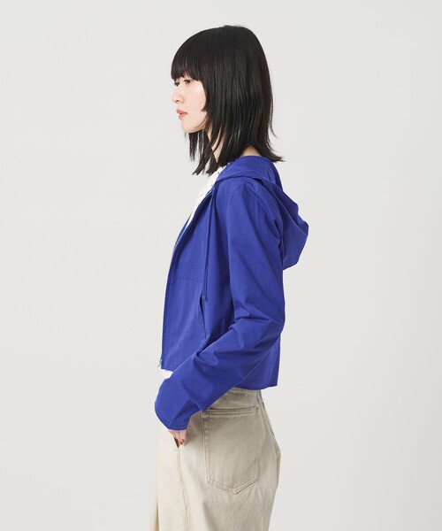 BEAUTY&YOUTH UNITED ARROWS(ビューティーアンドユースユナイテッドアローズ)の「【WEB限定 Wardrobe DAILY MINIMAL】フードジップパーカー UVカット 接触冷感 ウォッシャブル(パーカー・レディース・ブラック/ホワイト/ロイヤルブルー・FREE)」の9枚目の写真