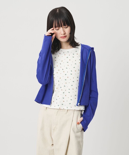 BEAUTY&YOUTH UNITED ARROWS(ビューティーアンドユースユナイテッドアローズ)の「【WEB限定 Wardrobe DAILY MINIMAL】フードジップパーカー UVカット 接触冷感 ウォッシャブル(パーカー・レディース・ブラック/ホワイト/ロイヤルブルー・FREE)」の10枚目の写真