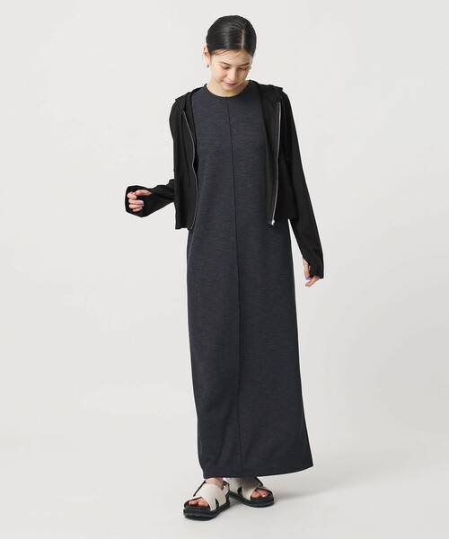 BEAUTY&YOUTH UNITED ARROWS(ビューティーアンドユースユナイテッドアローズ)の「【WEB限定 Wardrobe DAILY MINIMAL】フードジップパーカー UVカット 接触冷感 ウォッシャブル(パーカー・レディース・ブラック/ホワイト/ロイヤルブルー・FREE)」の14枚目の写真