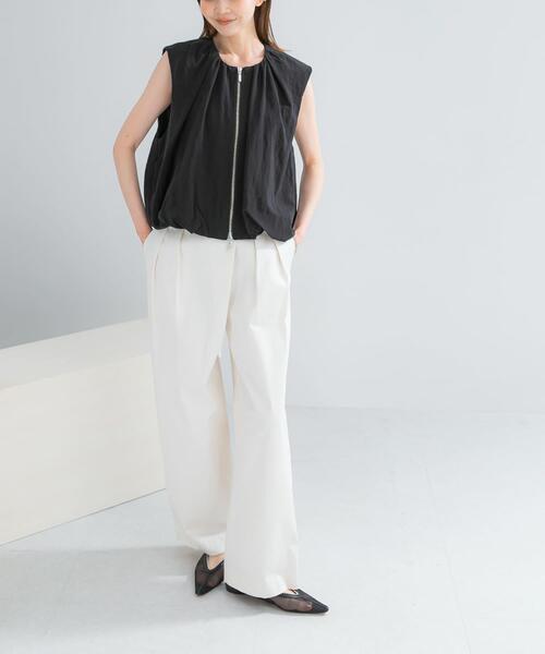 URBAN RESEARCH ROSSO WOMEN（アーバンリサーチ　ロッソ）の「CHIGNON　ダブルジップバルーンジレ（ダウンベスト・レディース・ベージュ/アイボリー/ブラック・FREE）」の8枚目の写真