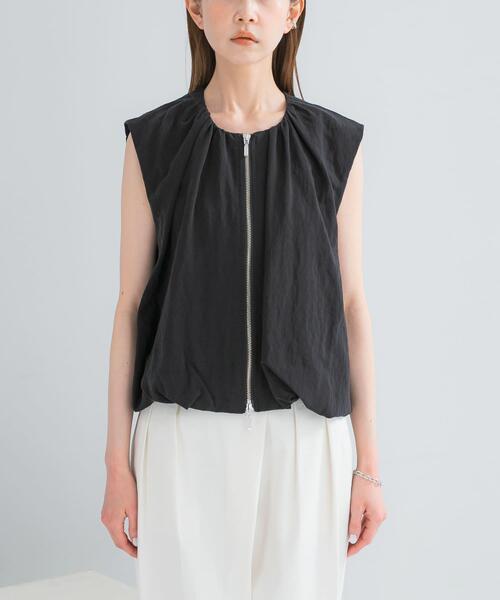 URBAN RESEARCH ROSSO WOMEN（アーバンリサーチ　ロッソ）の「CHIGNON　ダブルジップバルーンジレ（ダウンベスト・レディース・ベージュ/アイボリー/ブラック・FREE）」の9枚目の写真