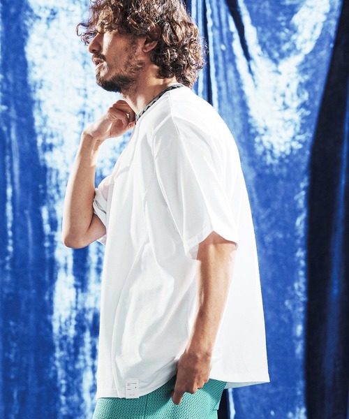 ANGENEHM(アンゲネーム)の「mt10443-Tucked Design & Pique Jacquard Rib T-shirt Tシャツ(AG06-022scg)(Tシャツ/カットソー・メンズ・ホワイト/ブラック・L/M/S)」の7枚目の写真