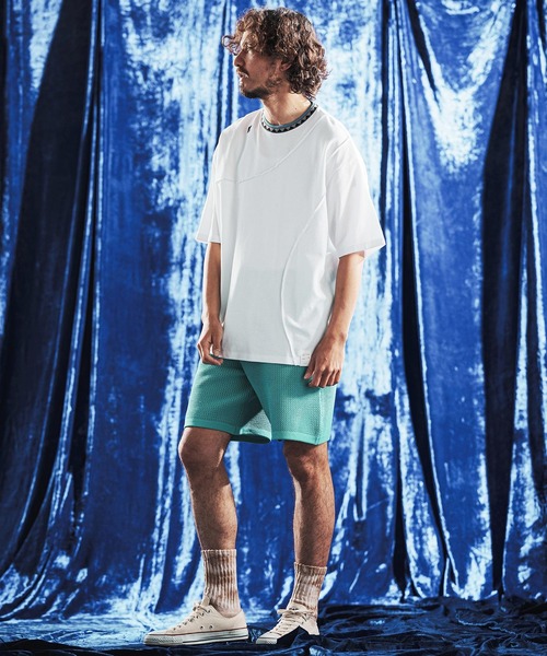 ANGENEHM(アンゲネーム)の「mt10443-Tucked Design & Pique Jacquard Rib T-shirt Tシャツ(AG06-022scg)(Tシャツ/カットソー・メンズ・ホワイト/ブラック・L/M/S)」の9枚目の写真