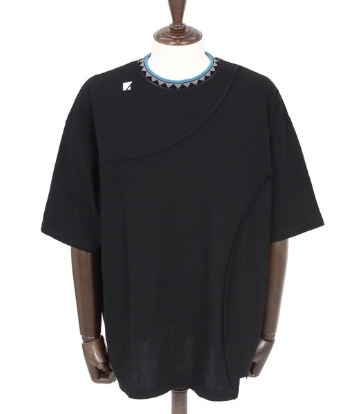 ANGENEHM(アンゲネーム)の「mt10443-Tucked Design & Pique Jacquard Rib T-shirt Tシャツ(AG06-022scg)(Tシャツ/カットソー・メンズ・ホワイト/ブラック・L/M/S)」の13枚目の写真