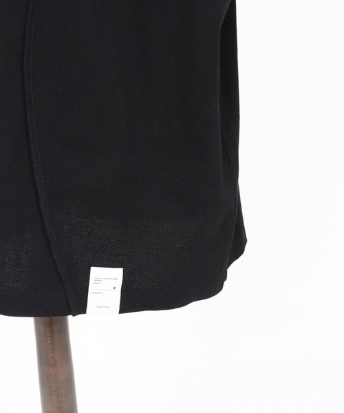 ANGENEHM(アンゲネーム)の「mt10443-Tucked Design & Pique Jacquard Rib T-shirt Tシャツ(AG06-022scg)(Tシャツ/カットソー・メンズ・ホワイト/ブラック・L/M/S)」の19枚目の写真
