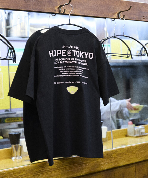 FREAK'S STORE(フリークスストア)の「限定展開 ホープ軒本舗×FREAK'S STORE 別注 ビッグシルエット バックプリント クルーネックTシャツ(Tシャツ/カットソー・メンズ・ブラック/ホワイト/イエロー/ネイビー・LARGE/SMALL/MEDIUM)」の8枚目の写真