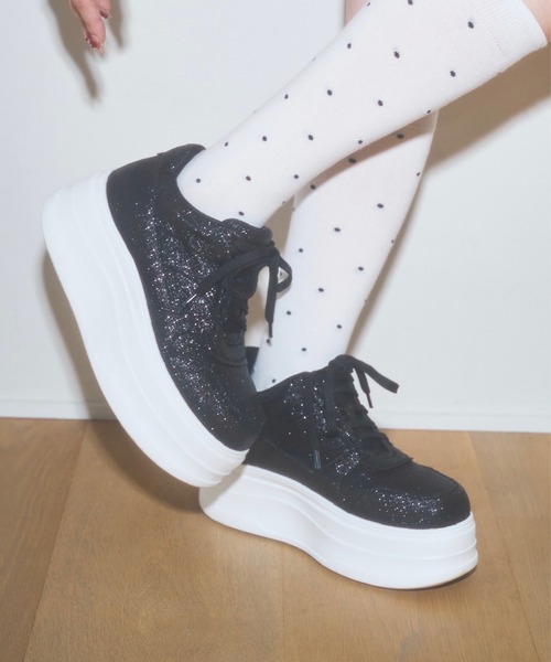 Lovilyn(ラヴィリン)の「キラキラ厚底スニーカー(スニーカー・レディース・ホワイト/ブラック・SMALL/MEDIUM/LARGE)」の5枚目の写真