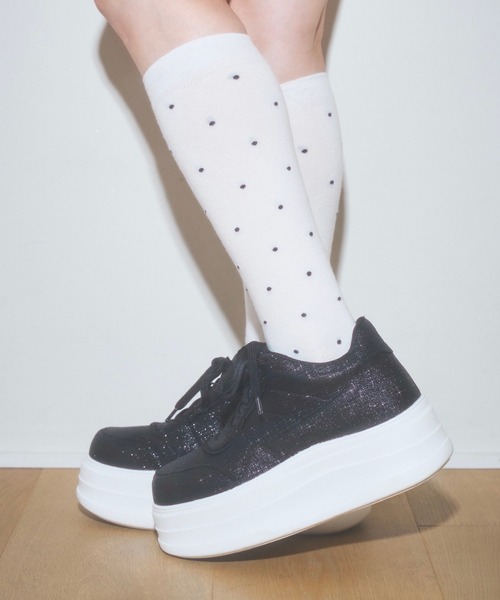 Lovilyn(ラヴィリン)の「キラキラ厚底スニーカー(スニーカー・レディース・ホワイト/ブラック・SMALL/MEDIUM/LARGE)」の8枚目の写真
