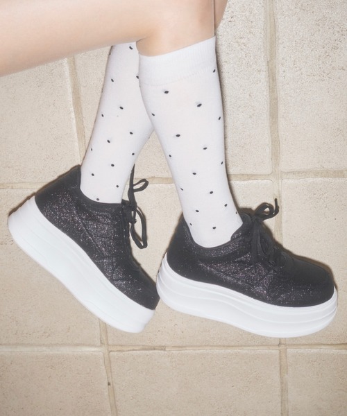 Lovilyn(ラヴィリン)の「キラキラ厚底スニーカー(スニーカー・レディース・ホワイト/ブラック・SMALL/MEDIUM/LARGE)」の19枚目の写真