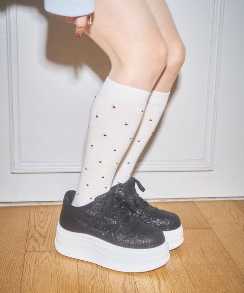Lovilyn(ラヴィリン)の「キラキラ厚底スニーカー(スニーカー・レディース・ホワイト/ブラック・SMALL/MEDIUM/LARGE)」の22枚目の写真