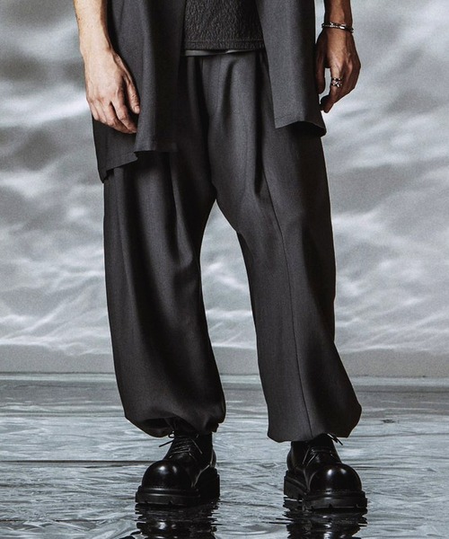 セール】【NO ID.】Changing Tuck Trousers / チェンジング タック