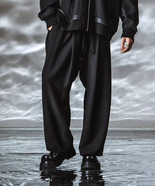 NO ID.(ノーアイディ)の「【NO ID.】Changing Tuck Trousers / チェンジング タック トラウザーズ(その他パンツ・メンズ・グレー/その他23/ブラック・2/1)」の4枚目の写真