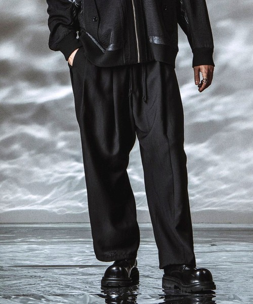 NO ID.(ノーアイディ)の「【NO ID.】Changing Tuck Trousers / チェンジング タック トラウザーズ(その他パンツ・メンズ・グレー/その他23/ブラック・2/1)」の6枚目の写真