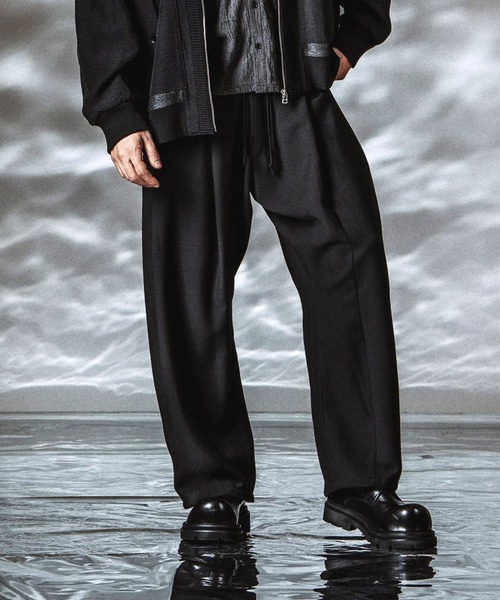 NO ID.(ノーアイディ)の「【NO ID.】Changing Tuck Trousers / チェンジング タック トラウザーズ(その他パンツ・メンズ・グレー/その他23/ブラック・2/1)」の10枚目の写真
