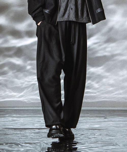NO ID.(ノーアイディ)の「【NO ID.】Changing Tuck Trousers / チェンジング タック トラウザーズ(その他パンツ・メンズ・グレー/その他23/ブラック・2/1)」の16枚目の写真