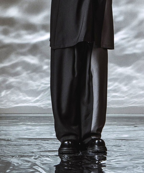 NO ID.(ノーアイディ)の「【NO ID.】Changing Tuck Trousers / チェンジング タック トラウザーズ(その他パンツ・メンズ・グレー/その他23/ブラック・2/1)」の19枚目の写真