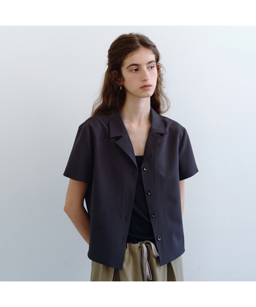 URAGO（ユラーゴ）の「Catherine open collar blouse（シャツ/ブラウス・レディース・Cream/チャコールグレー・FREE）」の2枚目の写真