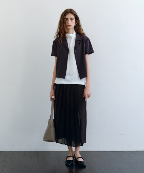 URAGO（ユラーゴ）の「Catherine open collar blouse（シャツ/ブラウス・レディース・Cream/チャコールグレー・FREE）」の4枚目の写真
