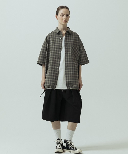SLICK(スリック)の「【SLICK/スリック】Ombre Check Drawstring Regular Collar Shirt/オンブレチェックドローストリングレギュラーカラーシャツ(シャツ/ブラウス・メンズ・ブラウン/ホワイト/スミクロ・3/2/1)」の21枚目の写真
