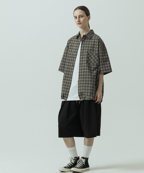 SLICK(スリック)の「【SLICK/スリック】Ombre Check Drawstring Regular Collar Shirt/オンブレチェックドローストリングレギュラーカラーシャツ(シャツ/ブラウス・メンズ・ブラウン/ホワイト/スミクロ・3/2/1)」の22枚目の写真