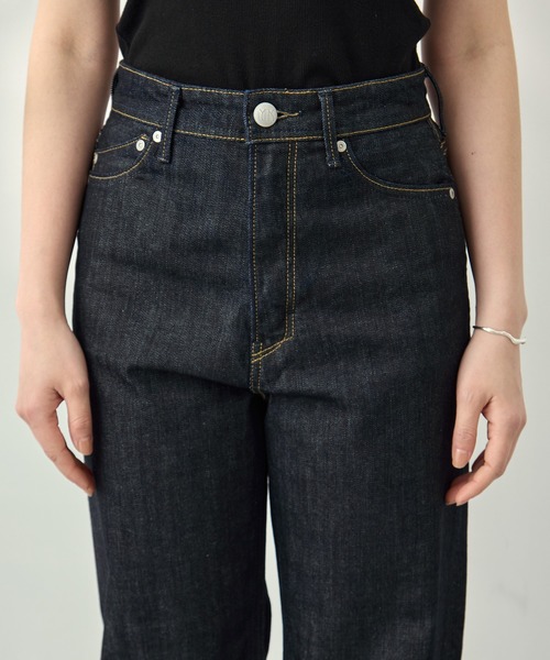 YANUK（ヤヌーク）の「[YANUK/ヤヌーク]LEA (Boys Straight) OWI（デニムパンツ・レディース・ブルー・26/25/24/23）」の5枚目の写真