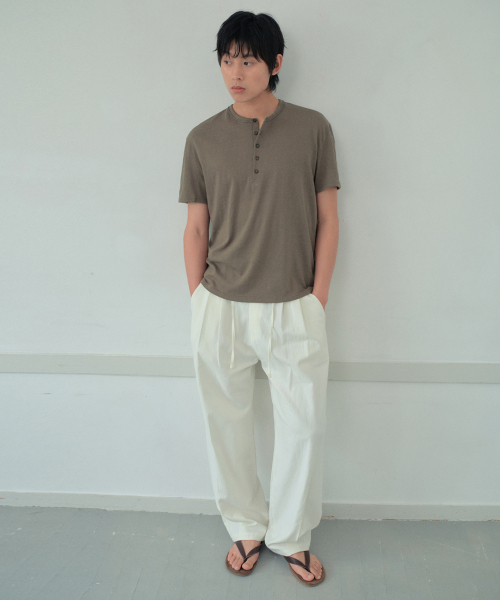 WEDNESDAY OASIS(ウェンズデーオアシス)の「ヴィンテージヘンリーネック半袖Tシャツ_KHAKI(WB6TP27)(Tシャツ/カットソー・メンズ・カーキ・MEDIUM/LARGE)」の4枚目の写真