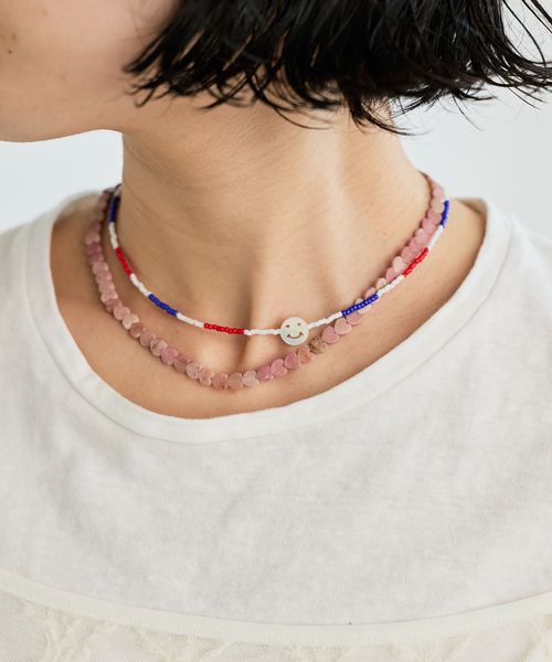 IENA LA BOUCLE(イエナラブークル)の「STEEN スティン tricolor smile ネックレス 26SS-13(ネックレス・レディース・レッド・FREE)」の1枚目の写真