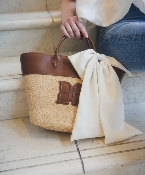 EIMY ISTOIRE(エイミーイストワール)の「PAPILLON RIBBON STRAW BAG(かごバッグ・レディース・キャメル/ブラック・F)」の6枚目の写真