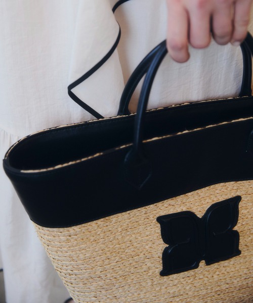 EIMY ISTOIRE(エイミーイストワール)の「PAPILLON RIBBON STRAW BAG(かごバッグ・レディース・キャメル/ブラック・F)」の4枚目の写真
