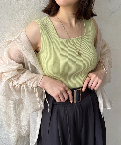 Thevon(ゼボン)の「スクエアヘンリーリブノースリニット(ニット/セーター・レディース・ブラウン/グリーン/アイボリー・FREE)」の3枚目の写真