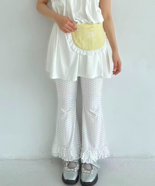 hugi(ハギ)の「DOT FRILL FLARE PANTS / ドットフリルフレアパンツ(その他パンツ・レディース・ホワイト/ブラック・FREE)」の8枚目の写真