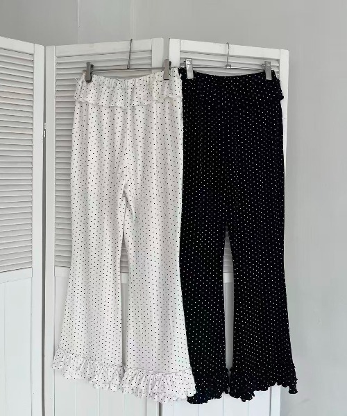 hugi(ハギ)の「DOT FRILL FLARE PANTS / ドットフリルフレアパンツ(その他パンツ・レディース・ホワイト/ブラック・FREE)」の13枚目の写真