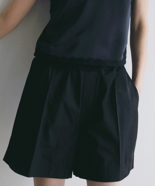 anuke(アンヌーク)の「Twill Half Pants(その他パンツ・レディース・ブラック/ベージュ・38inch/36inch)」の1枚目の写真