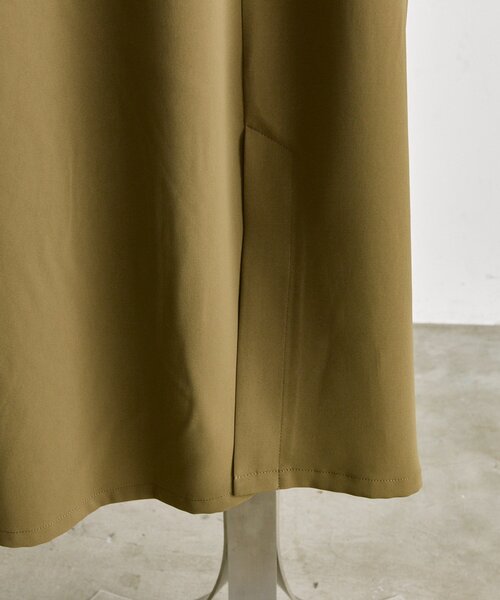 ear PAPILLONNER(イアパピヨネ)の「半袖Vネックワンピース【SUM1 STYLE】(ワンピース・レディース・ブラック/カーキ・FREE)」の10枚目の写真