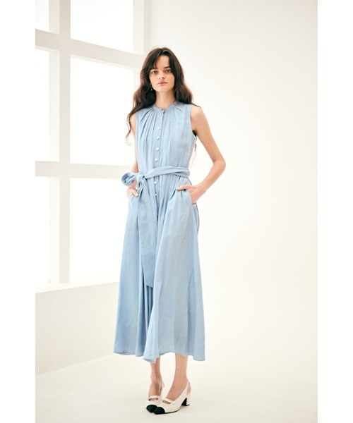 Estella.K(エステラケー)の「Ayla Denim Dress サスティナブルデニムタックドレス(ワンピース・レディース・ライトブルー/インディゴブルー・FREE)」の7枚目の写真