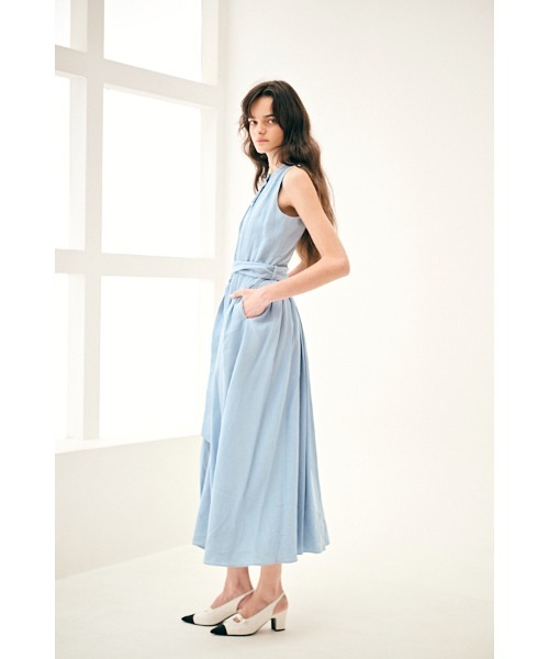 Estella.K(エステラケー)の「Ayla Denim Dress サスティナブルデニムタックドレス(ワンピース・レディース・ライトブルー/インディゴブルー・FREE)」の6枚目の写真