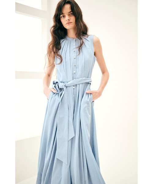 Estella.K(エステラケー)の「Ayla Denim Dress サスティナブルデニムタックドレス(ワンピース・レディース・ライトブルー/インディゴブルー・FREE)」の10枚目の写真