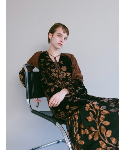 sahara(サハラ)の「【26AW PRE ORDER】Patchwork Velour Dress.(ワンピース・レディース・ブラック/ブラウン・FREE)」の10枚目の写真