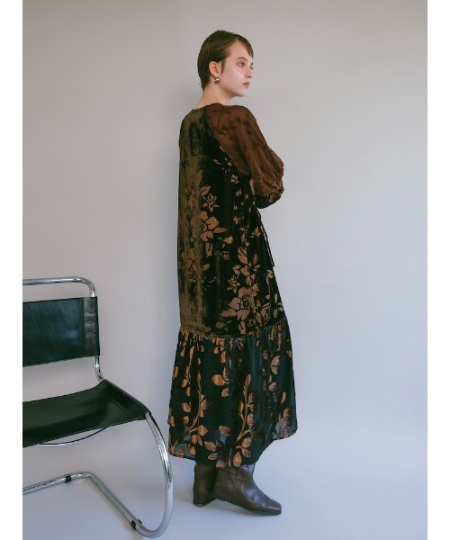 sahara(サハラ)の「【26AW PRE ORDER】Patchwork Velour Dress.(ワンピース・レディース・ブラック/ブラウン・FREE)」の13枚目の写真