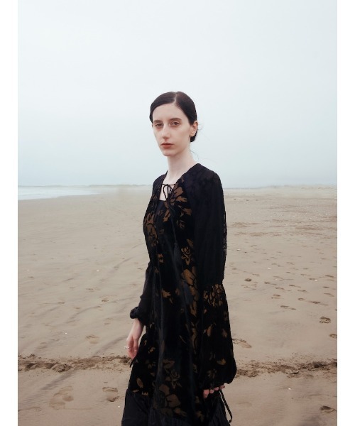 sahara(サハラ)の「【26AW PRE ORDER】Patchwork Velour Dress.(ワンピース・レディース・ブラック/ブラウン・FREE)」の17枚目の写真